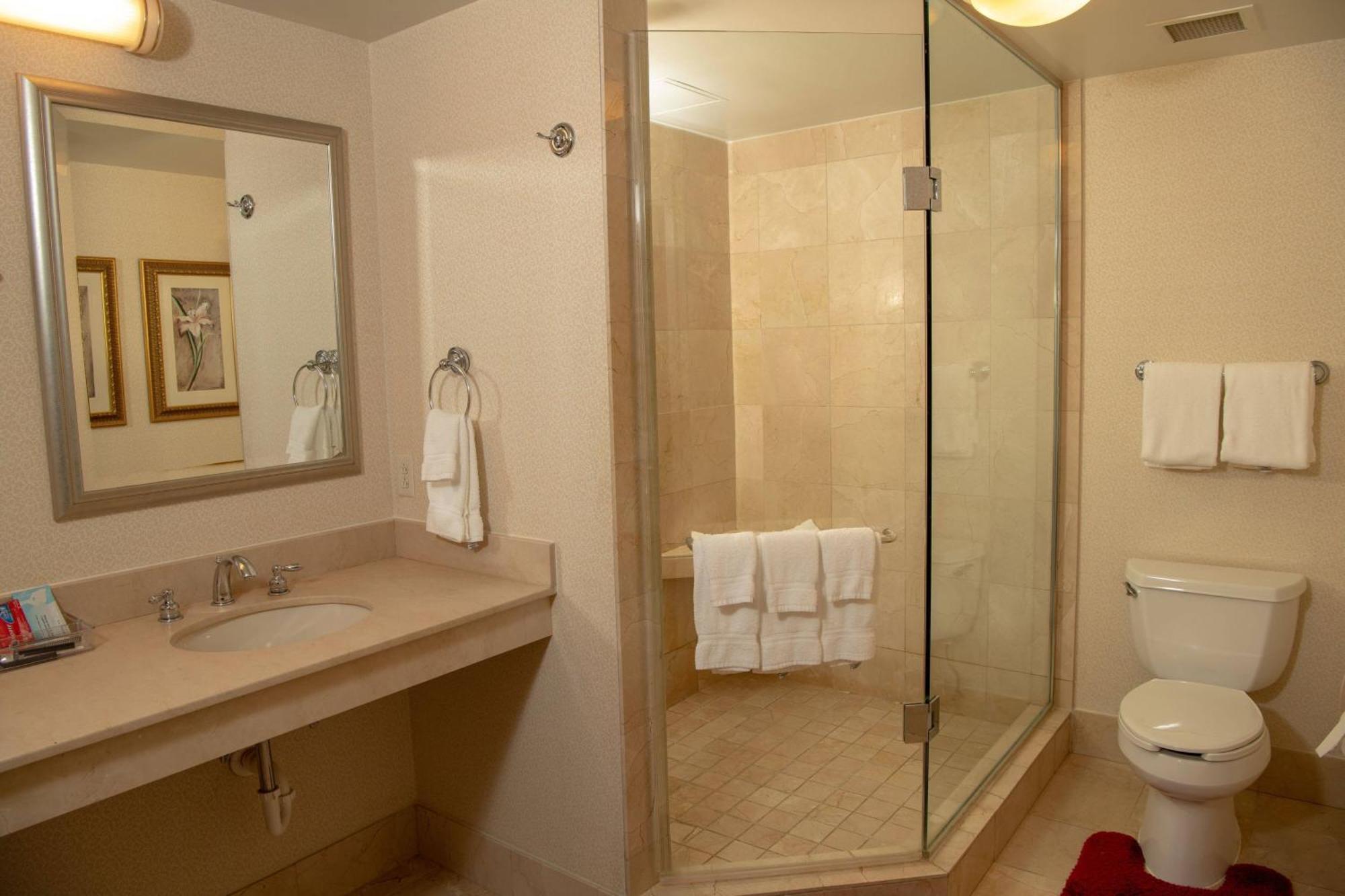 Hotel Courtyard By Marriott Erie Ambassador Conference Center Extérieur photo